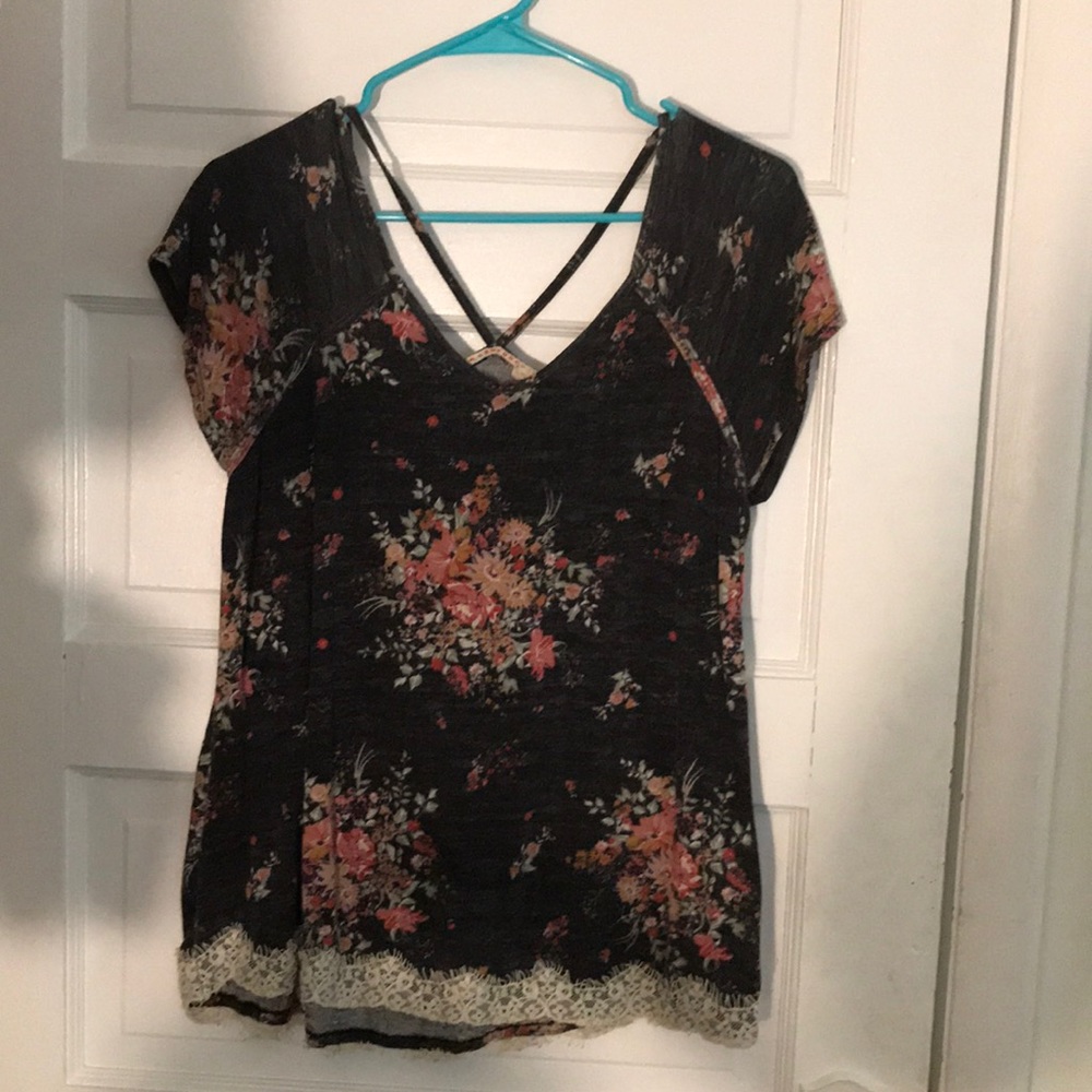 cute flowy t-shirt for summer